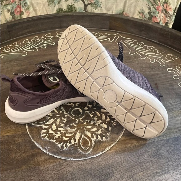 Women's C Foam sneakers 6.5 - Picture 2 of 5